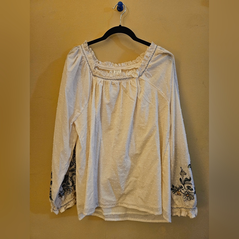 Forgotten Grace embroidered floral top M